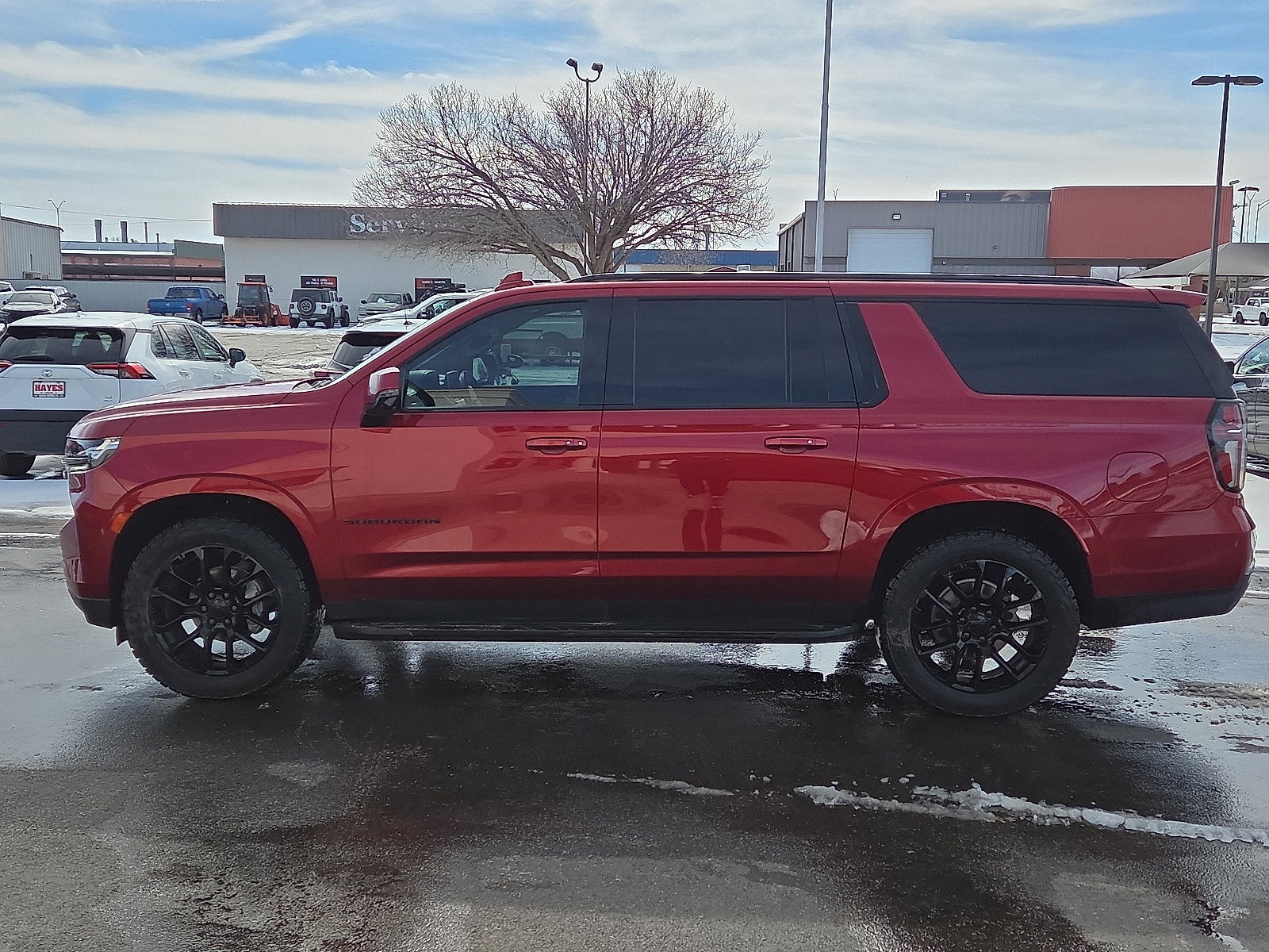 Used 2022 Chevrolet Suburban RST w/ Luxury Package image 2