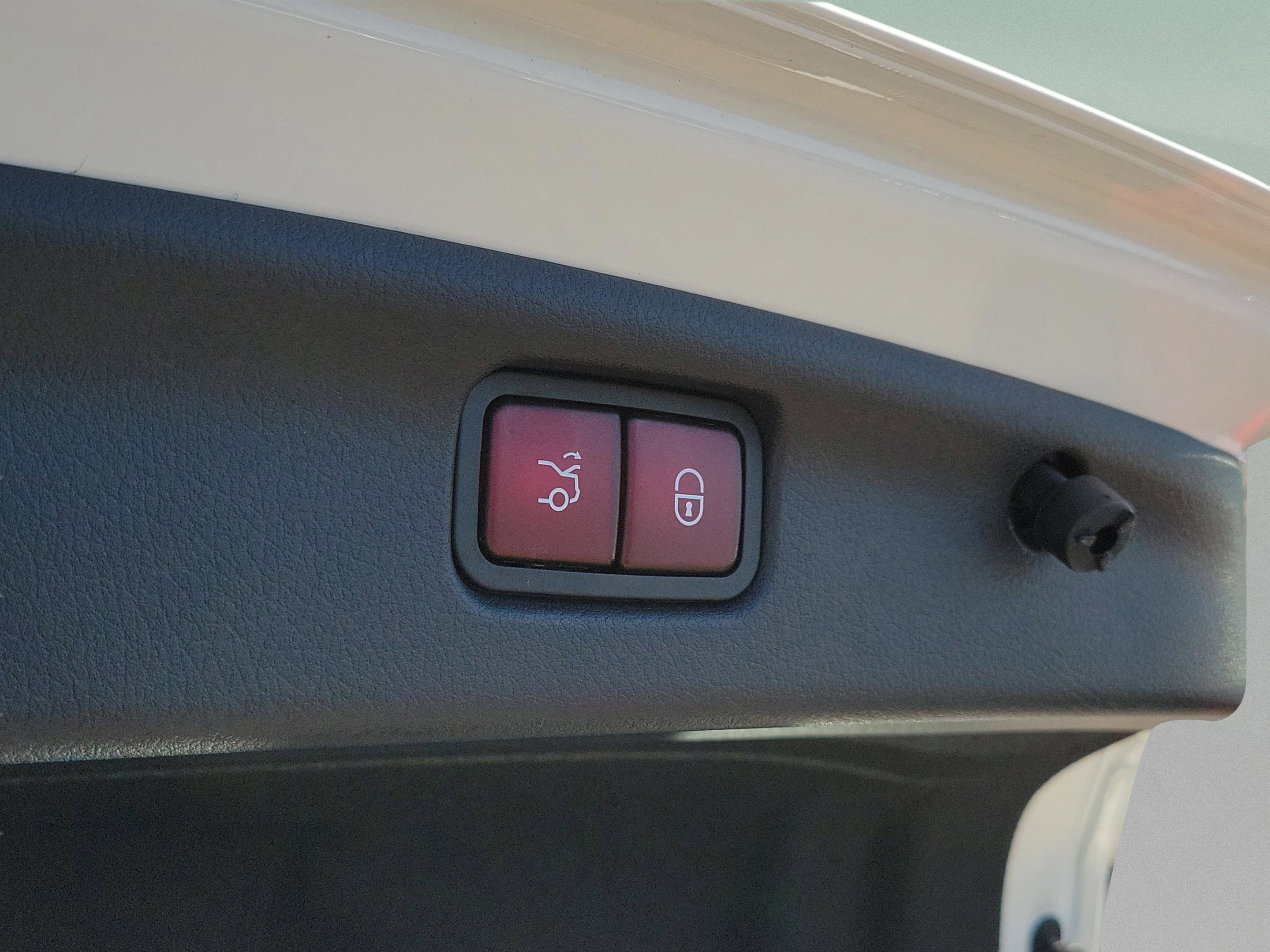 Certified 2023 Mercedes-Benz C 300 Sedan image 10