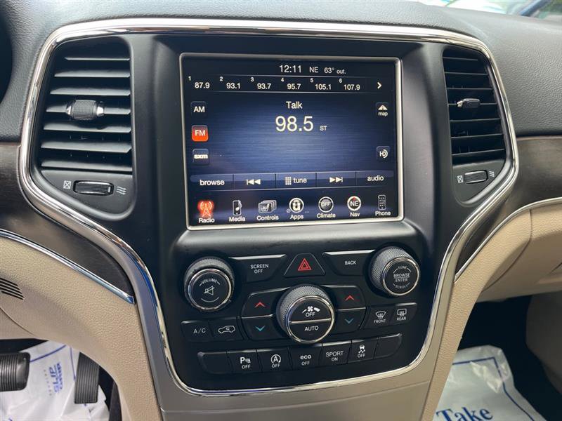 Used 2017 Jeep Grand Cherokee Limited image 14