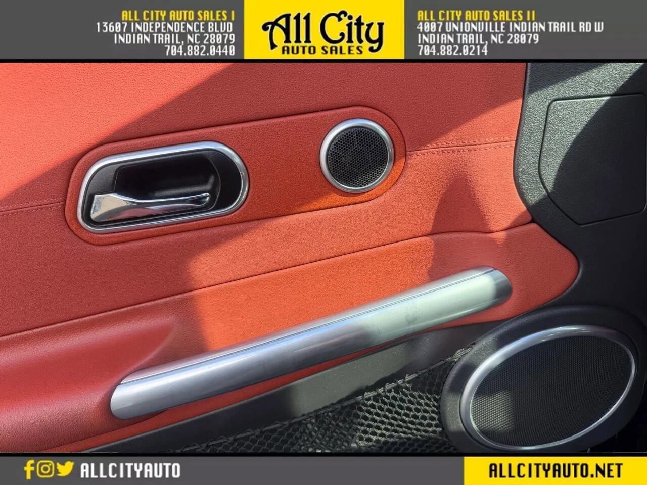 Used 2005 Chrysler Crossfire Limited image 22