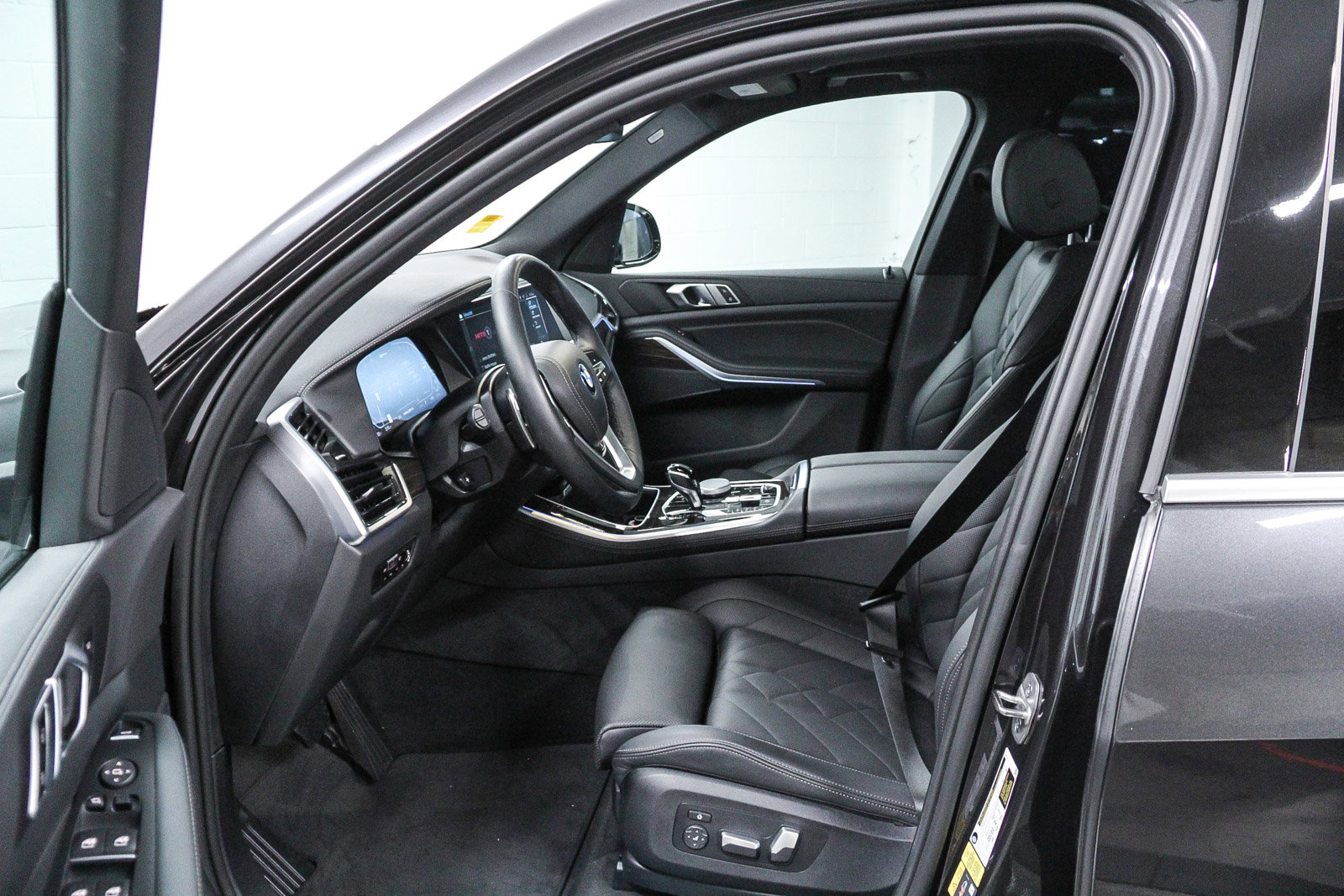 Certified 2023 BMW X5 xDrive45e w/ Parking Assistance Package image 19