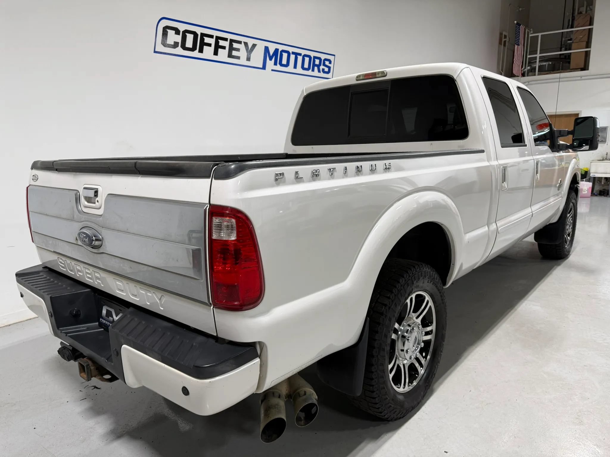 Used 2015 Ford F250 Platinum w/ FX4 Off-Road Package AWD/4WD image 6