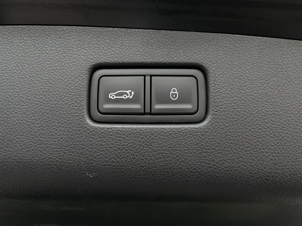 Used 2023 Genesis GV70 3.5T Sport w/ Sport Prestige Package image 43