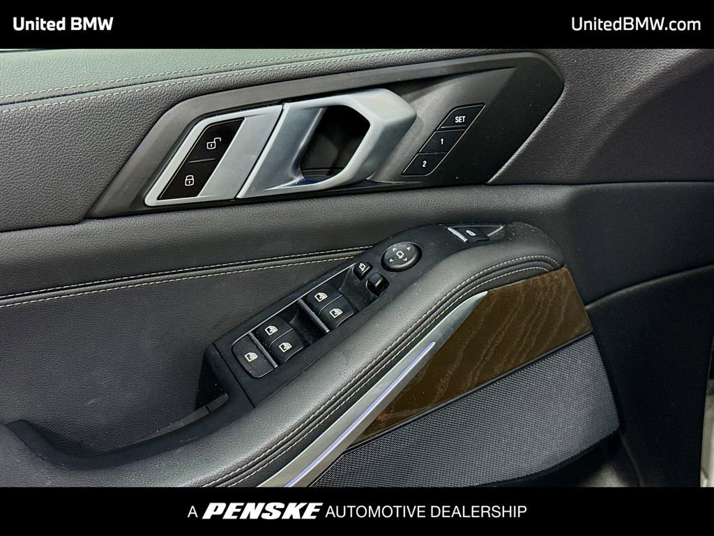 Used 2022 BMW X5 sDrive40i w/ Parking Assistance Package image 3