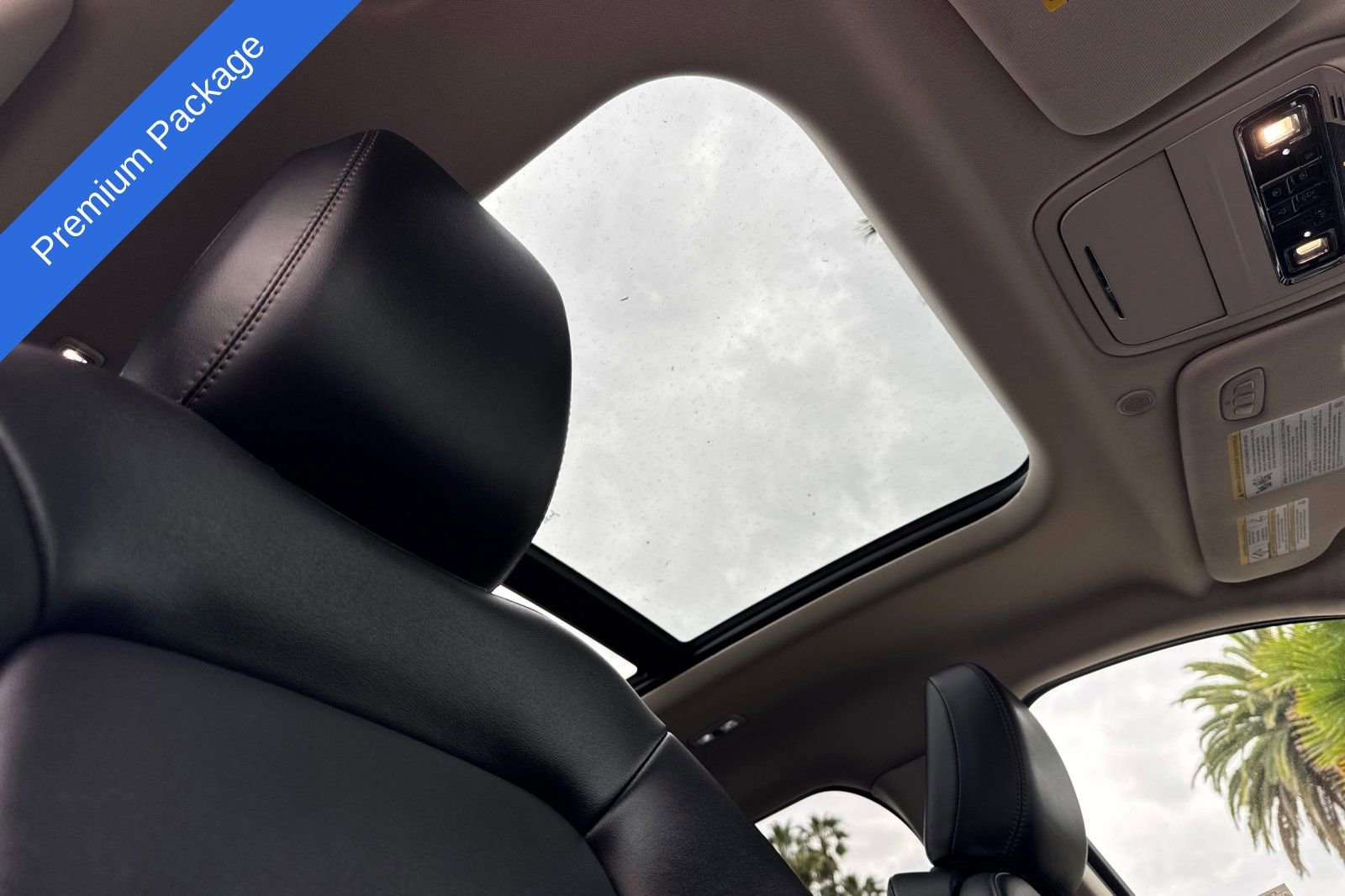 Used 2023 Lincoln Aviator w/ Premium Package image 18