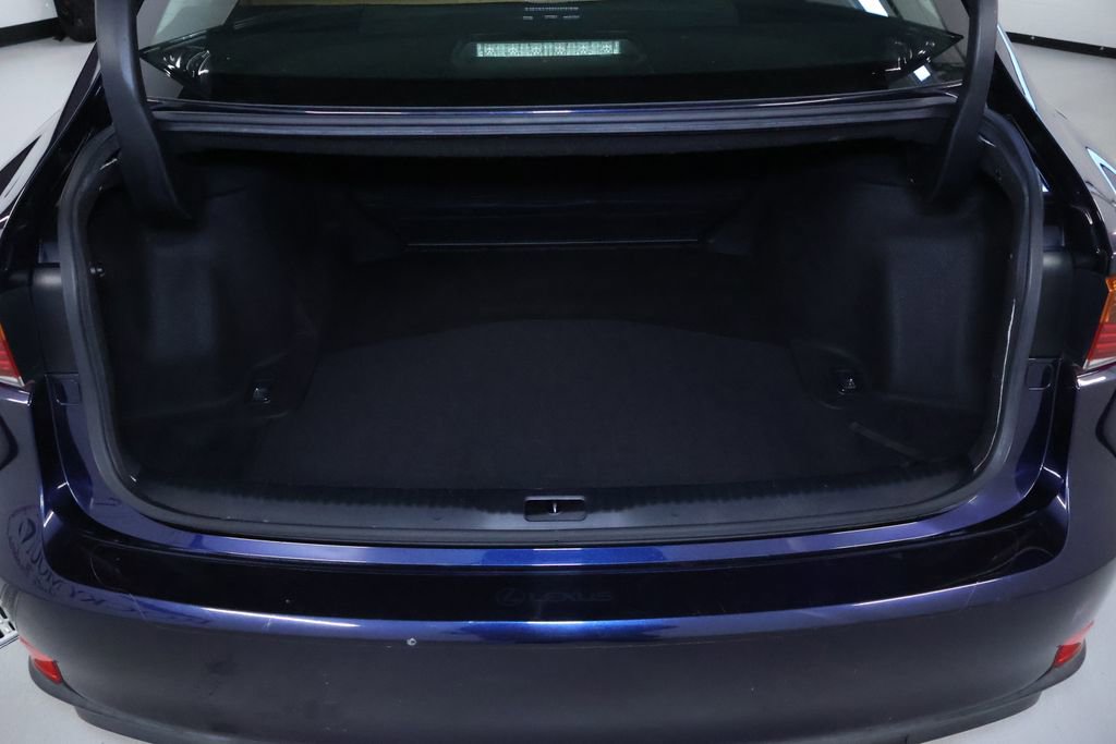 Used 2017 Lexus IS 300 AWD image 16