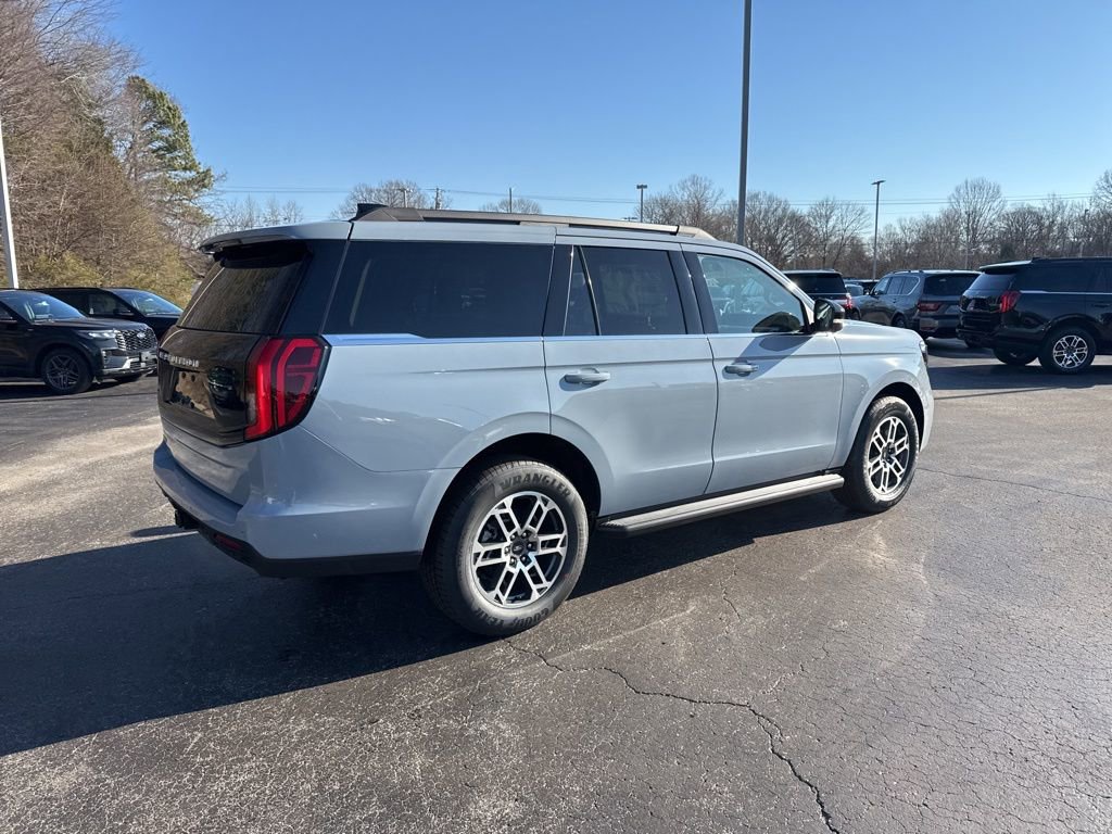 New 2025 Ford Expedition Active image 10