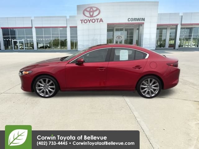 Used 2019 MAZDA MAZDA3 Sedan w/ Preferred Package image 2