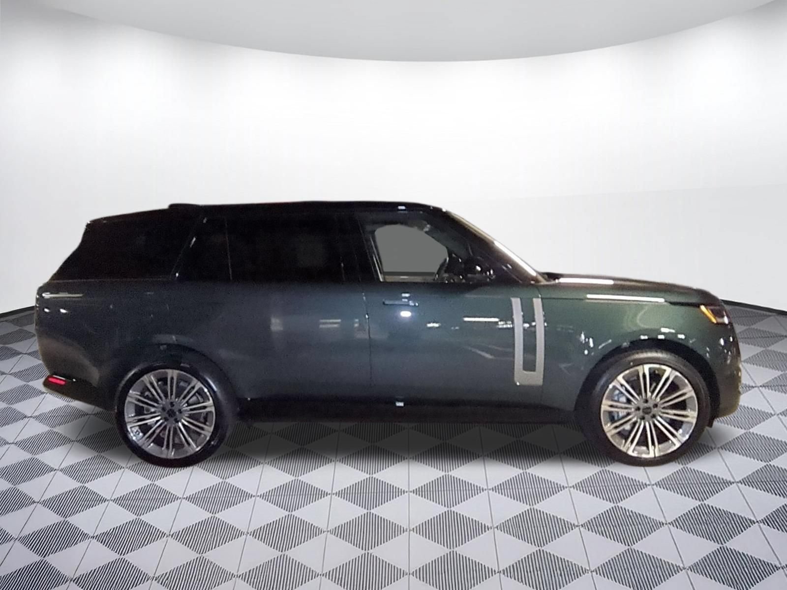 New 2026 Land Rover Range Rover Long Wheelbase SE AWD/4WD image 6
