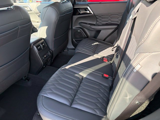 New 2026 Mitsubishi Outlander SEL FWD image 18