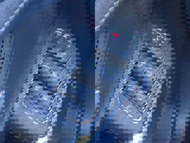 Used 2020 Mercedes-Benz GLB 250 w/ AMG Line image 24