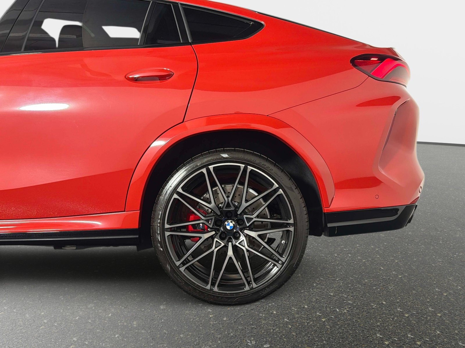 Used 2025 BMW X6 M Competition w/ Executive Package AWD/4WD image 13