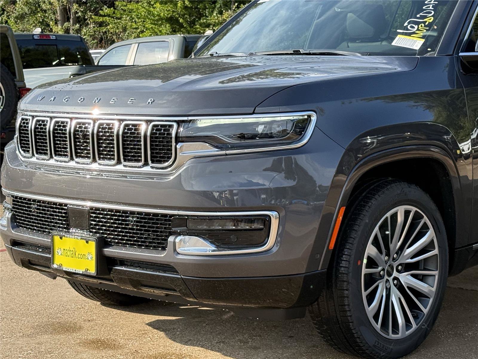 New 2025 Jeep Wagoneer L Series II AWD/4WD image 8
