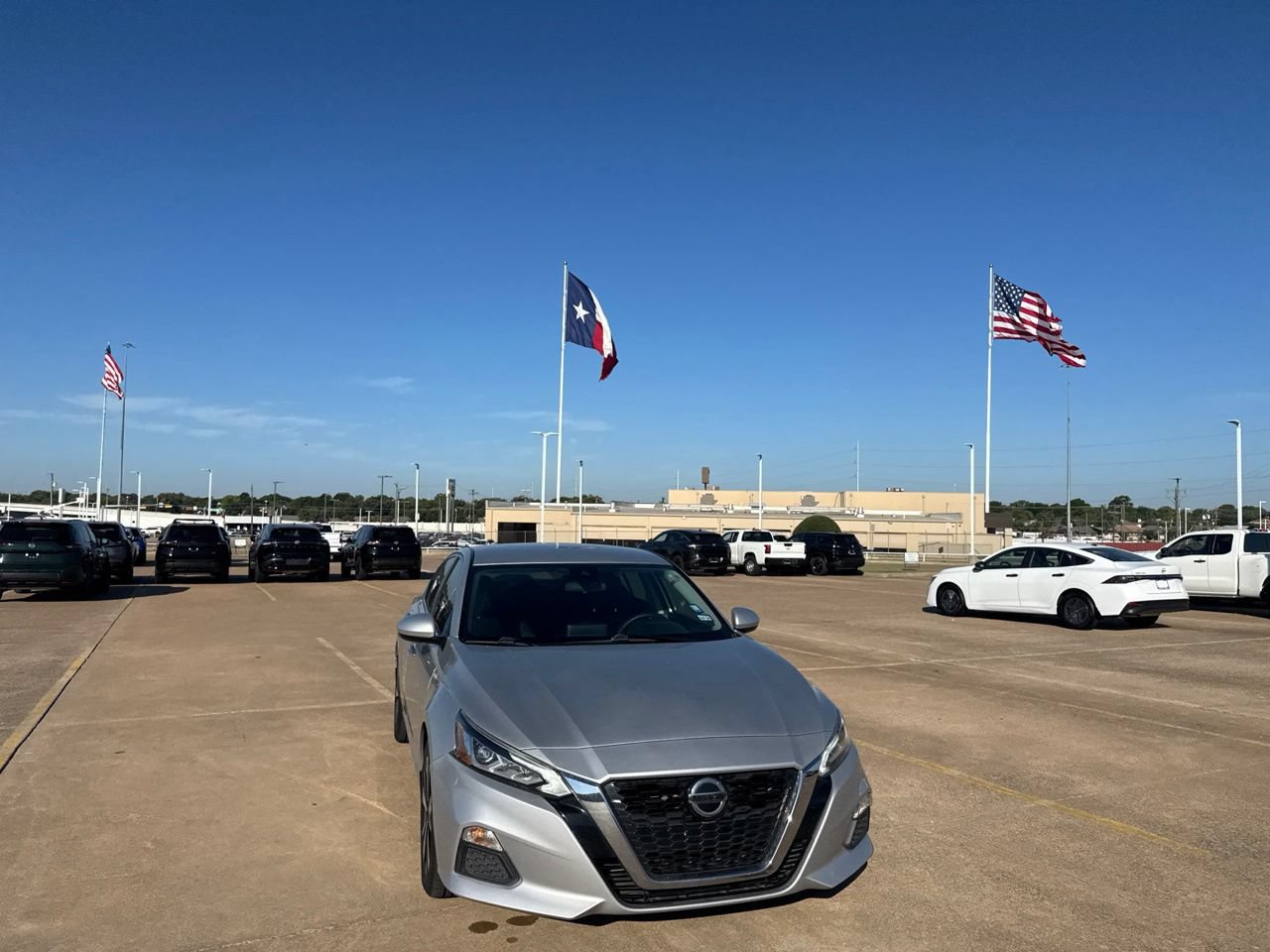 Used 2021 Nissan Altima 2.5 SV FWD image 4