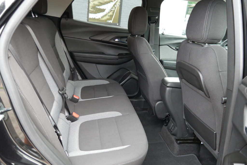 Used 2023 Chevrolet TrailBlazer LT w/ Convenience Package FWD image 10