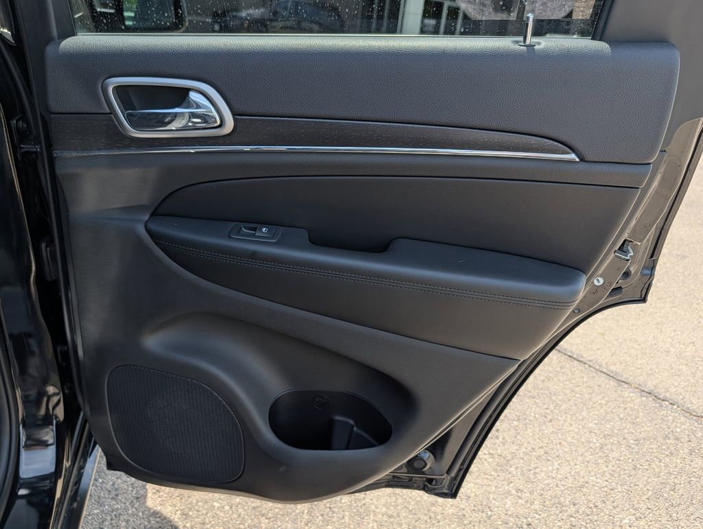Used 2018 Jeep Grand Cherokee Limited AWD/4WD image 22