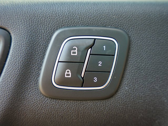 Used 2022 Ford Escape Titanium image 28