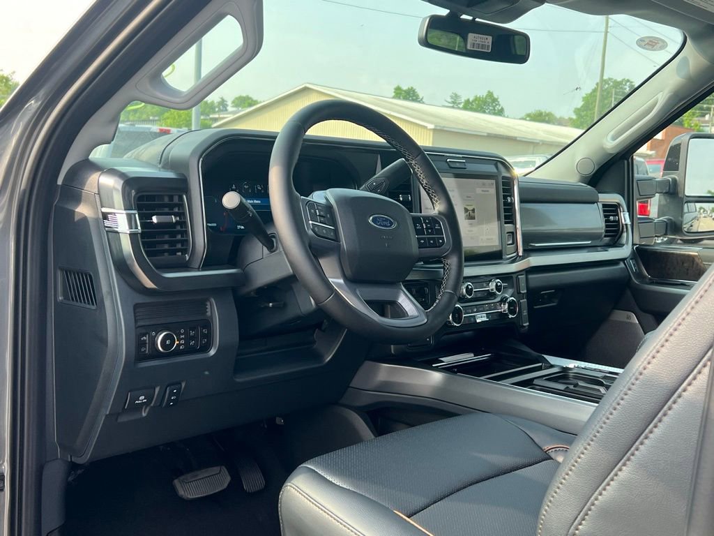 New 2025 Ford F250 Lariat image 12
