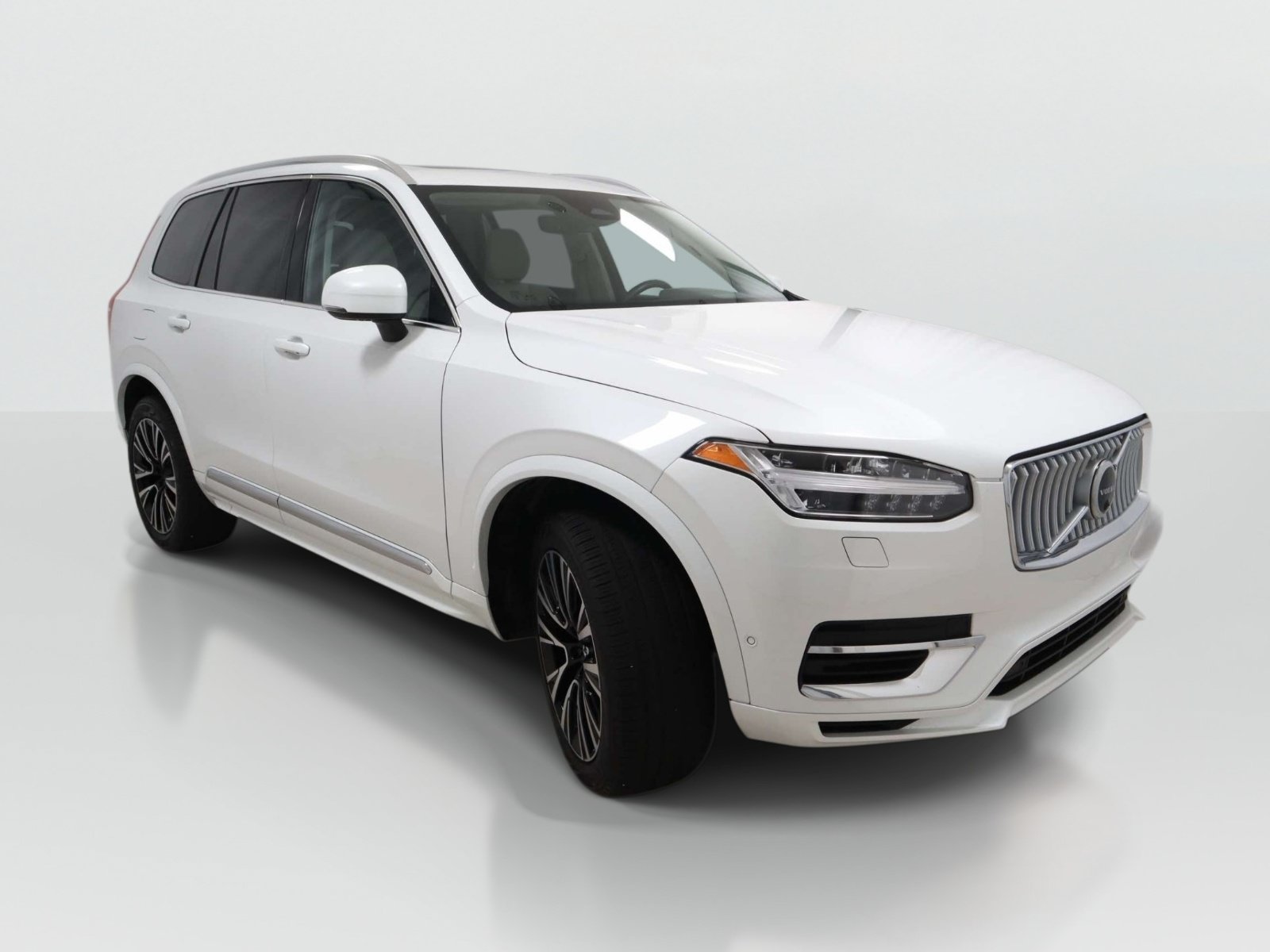 Used 2025 Volvo XC90 T8 Plus w/ Protection Package Premier AWD/4WD image 7