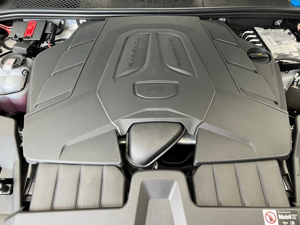 Certified 2025 Porsche Cayenne image 26