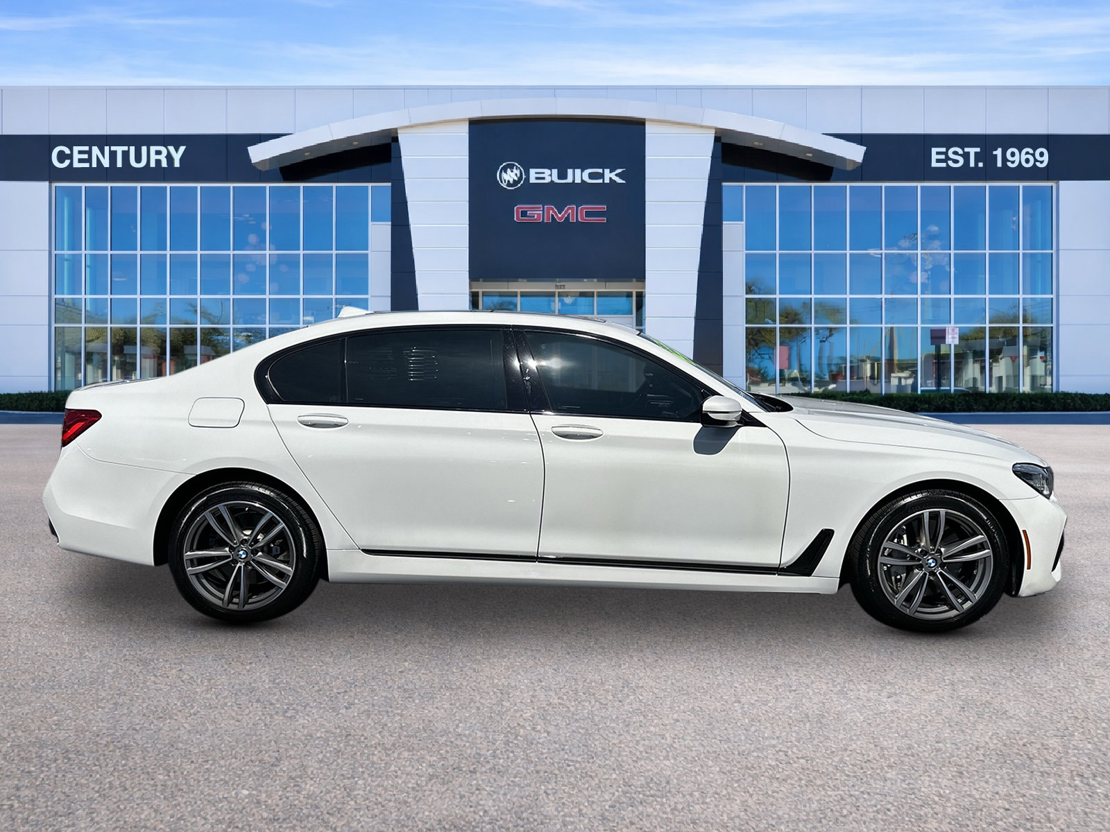 Used 2018 BMW 750i image 3