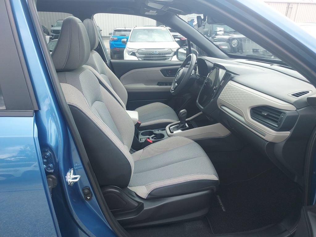 Certified 2025 Subaru Forester Premium AWD/4WD image 32