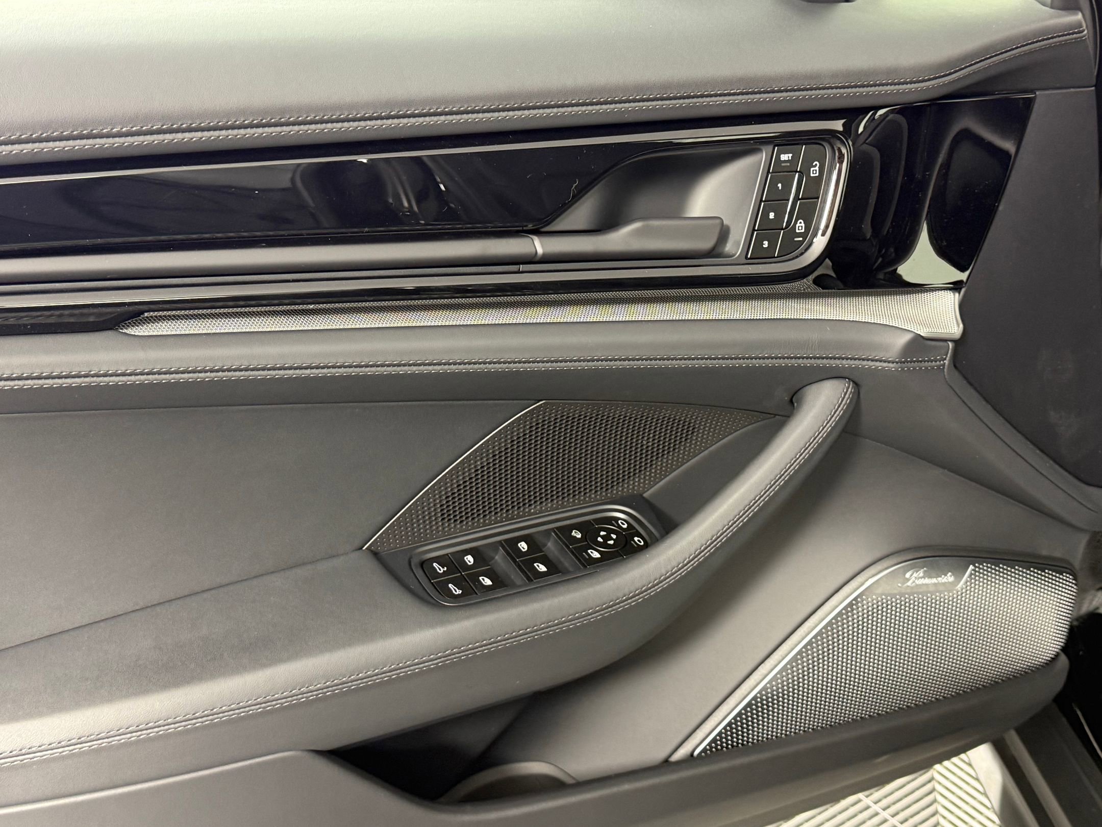 New 2026 Porsche Panamera 4 image 14