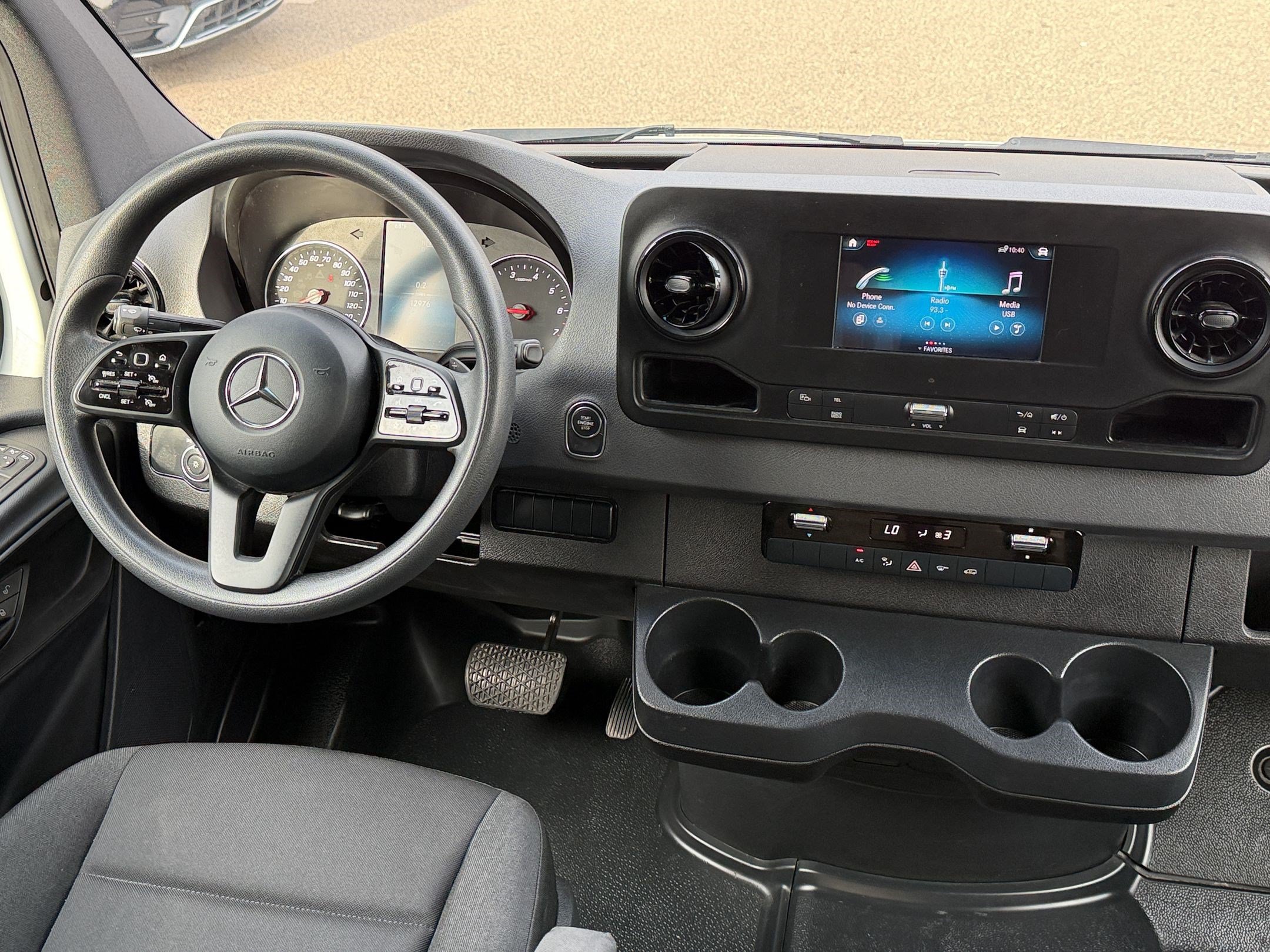 Used 2021 Mercedes-Benz Sprinter 1500 image 28