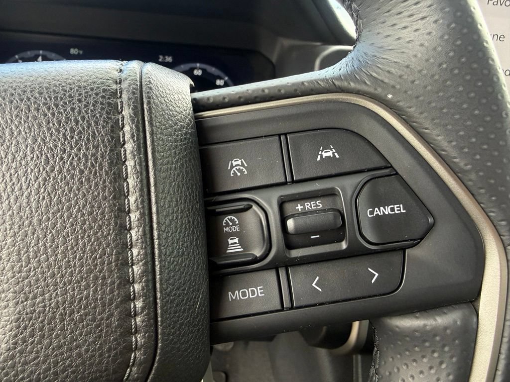 Used 2025 Toyota 4Runner TRD Off-Road Premium AWD/4WD image 14