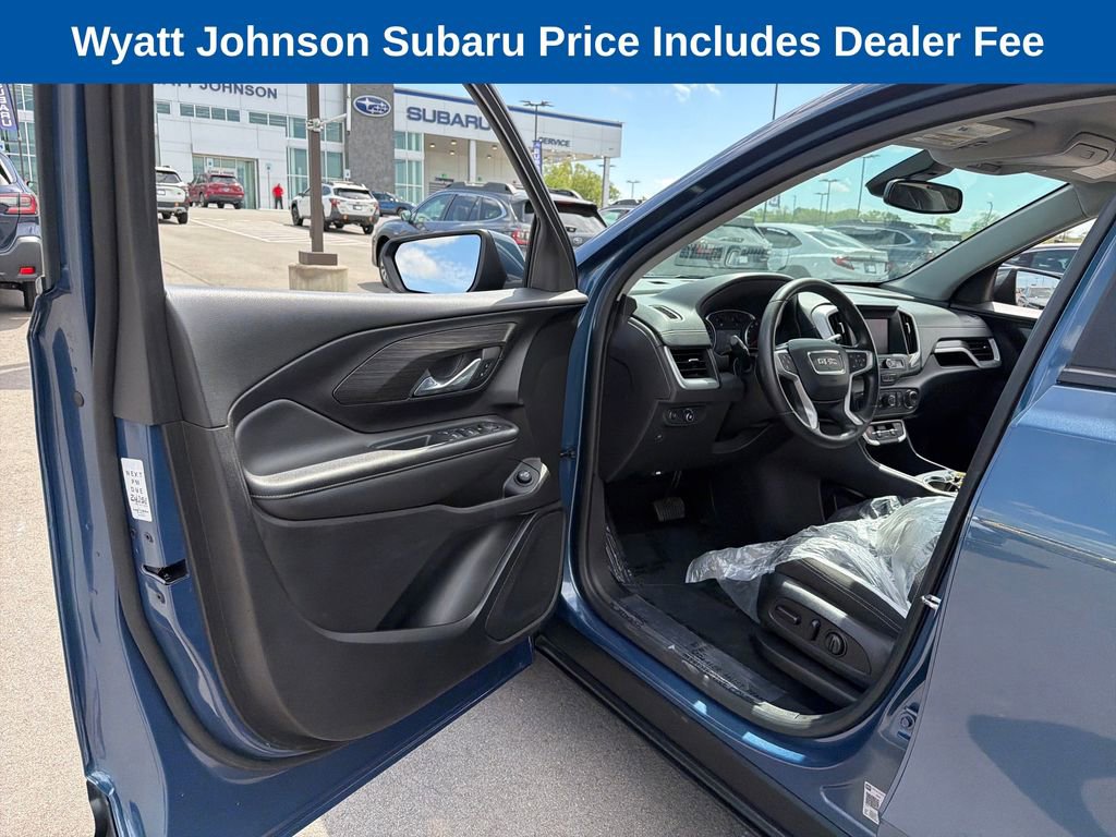 Used 2024 GMC Terrain SLE w/ Driver Convenience Package FWD image 14