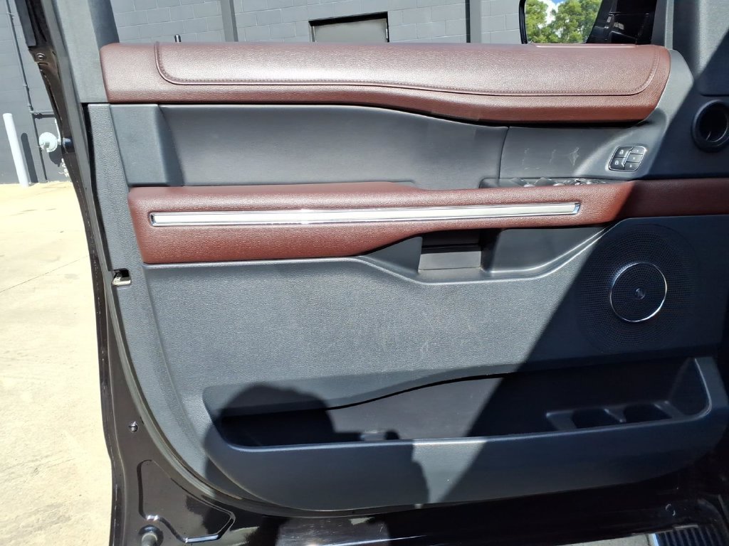 Used 2022 Ford Expedition Limited RWD image 26