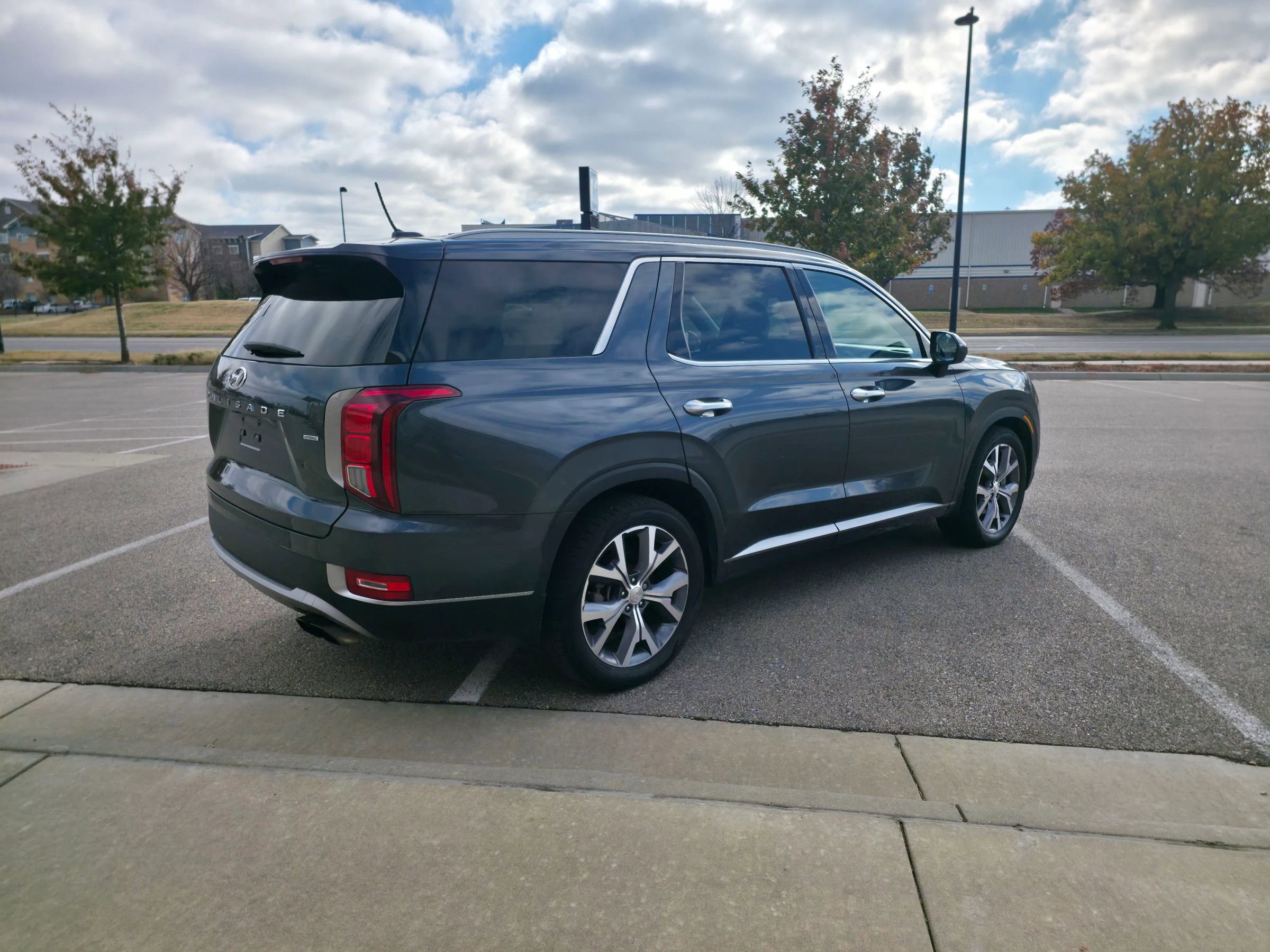 Used 2020 Hyundai Palisade SEL w/ Premium Package image 8