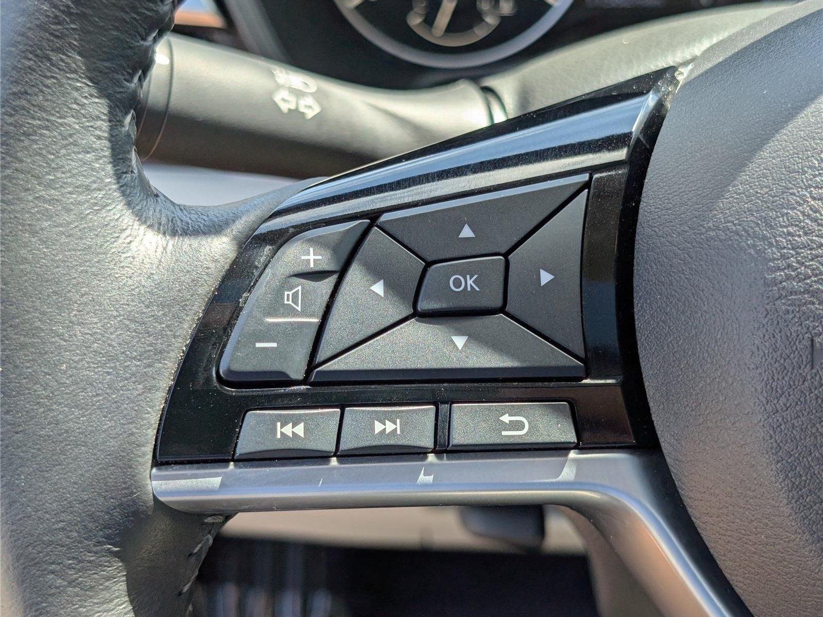 Used 2025 Nissan Altima 2.5 SL AWD/4WD image 23