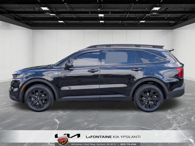 Certified 2022 Kia Sorento S w/ Panoramic Sunroof Package AWD/4WD image 2