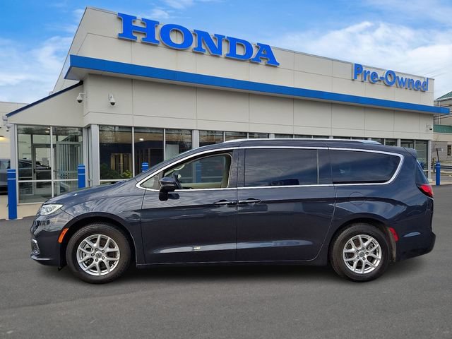 Used 2021 Chrysler Pacifica Touring-L FWD image 7