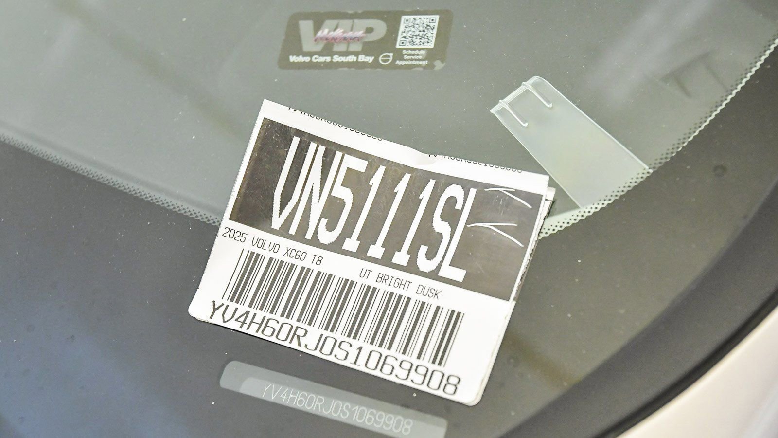 Certified 2025 Volvo XC60 T8 Core w/ Protection Package Premier image 28