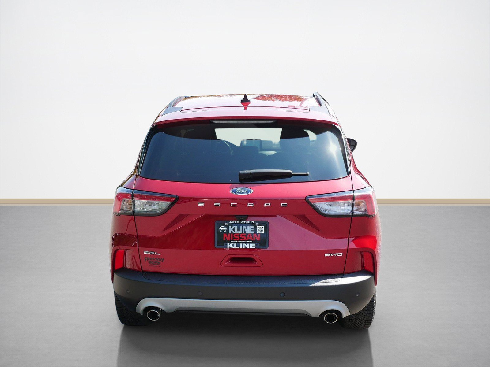 Used 2021 Ford Escape SEL w/ Technology Package AWD/4WD image 4