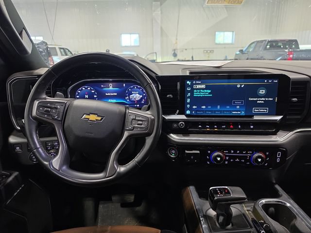 Used 2024 Chevrolet Silverado 1500 High Country w/ High Country Premium Package AWD/4WD image 5