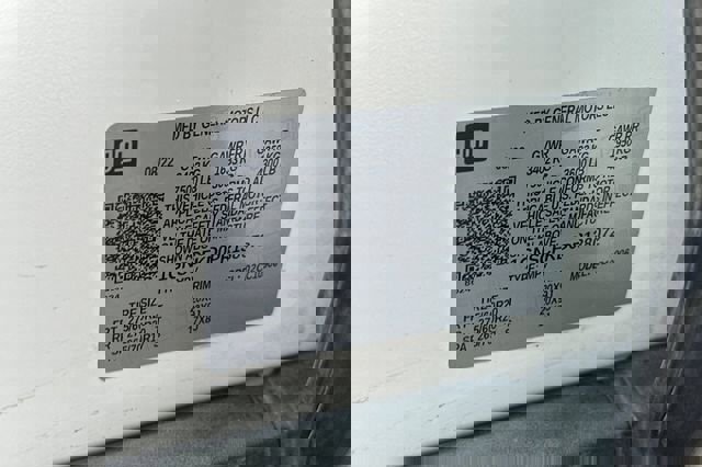 Used 2023 Chevrolet Suburban Premier RWD image 34