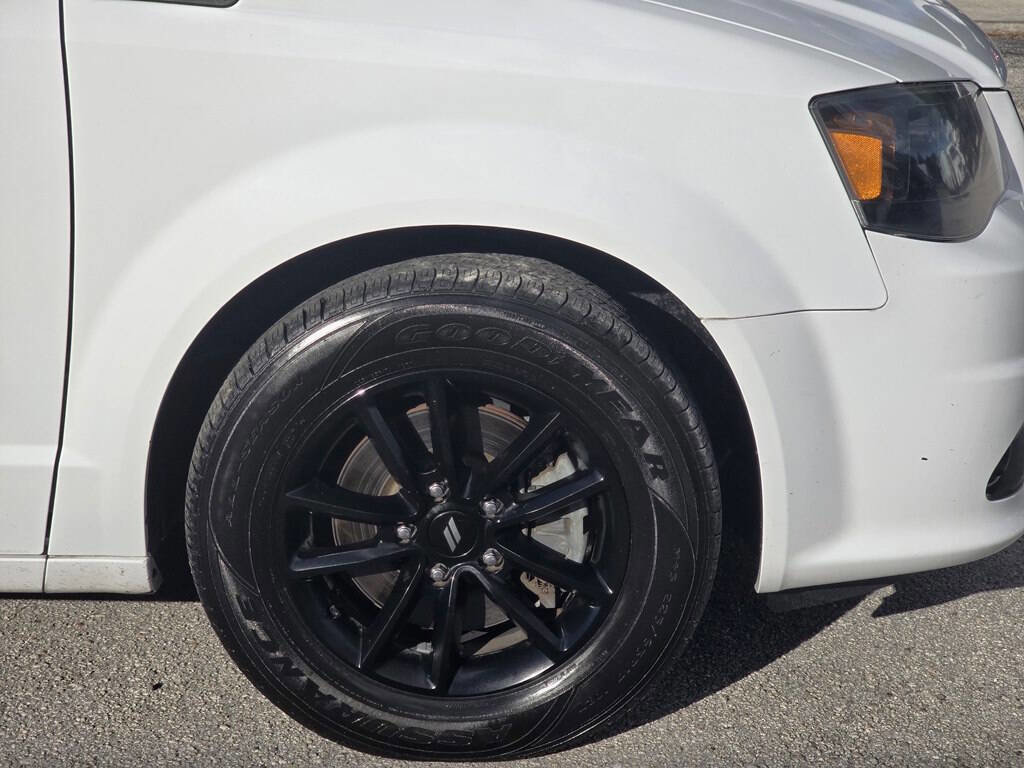 Used 2019 Dodge Grand Caravan SE FWD image 9