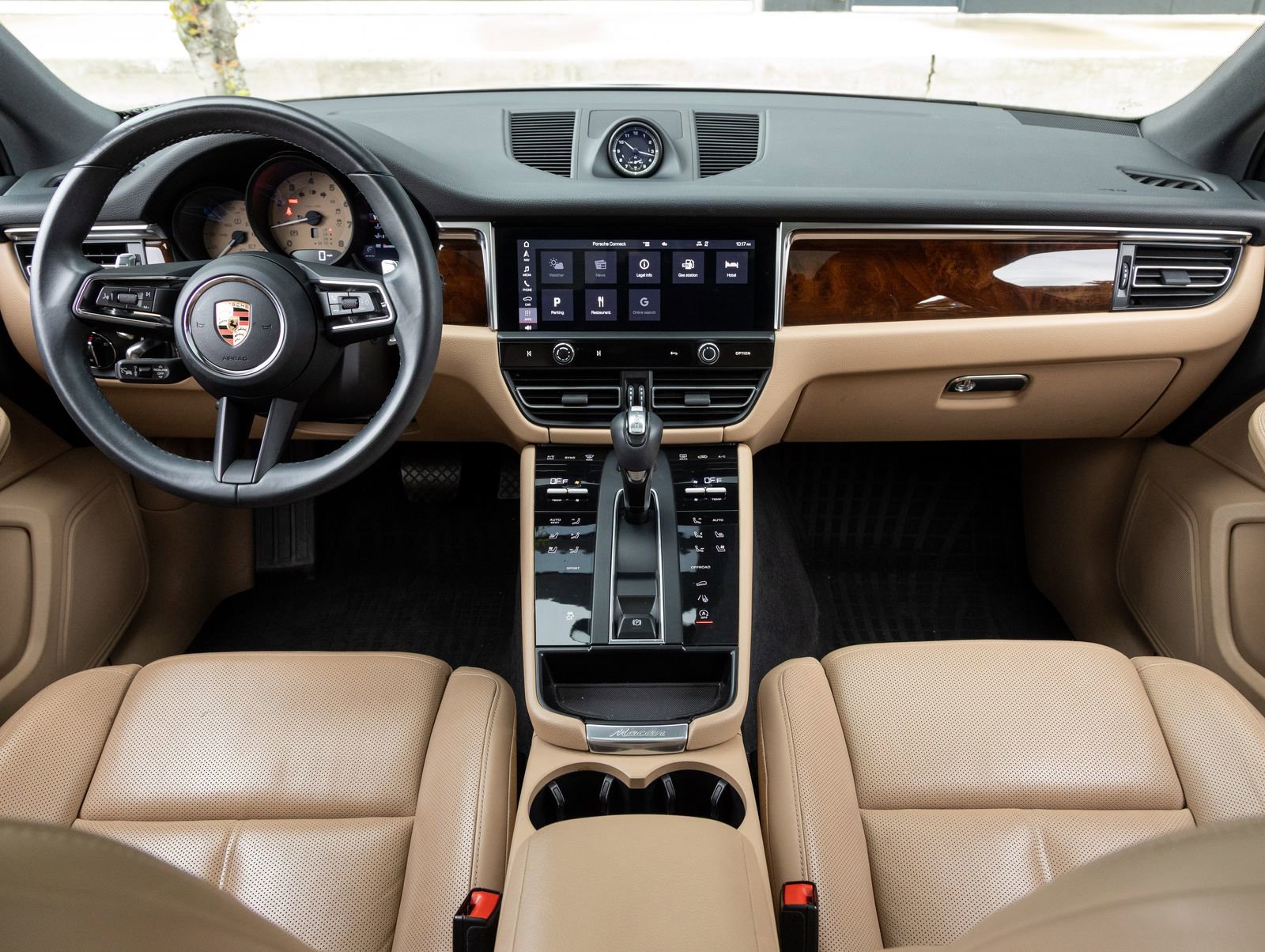 Certified 2023 Porsche Macan AWD/4WD image 12
