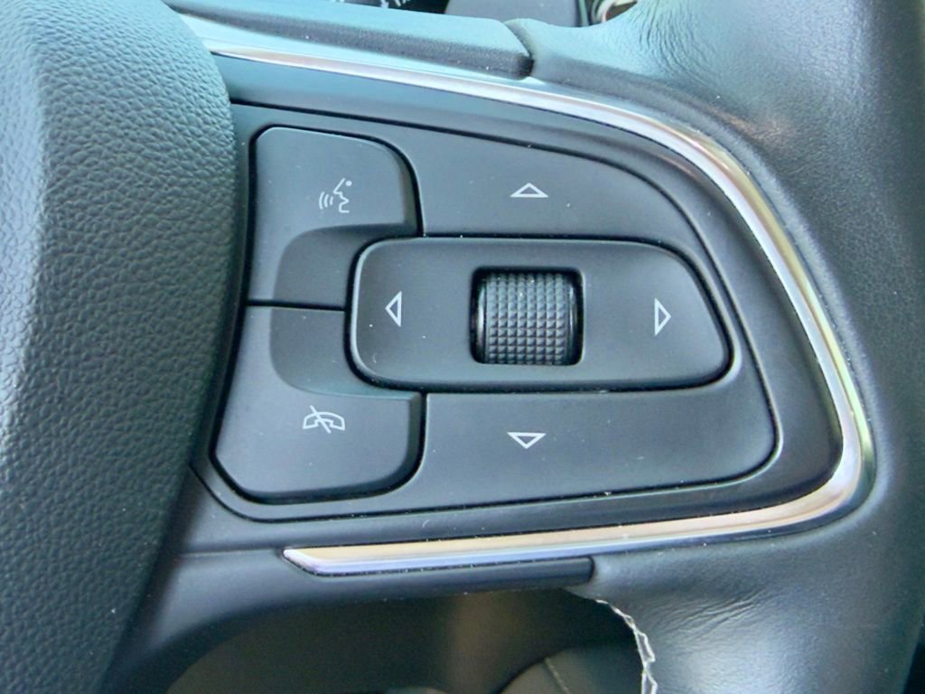 Used 2023 Buick Envision Essence w/ Sport Touring Package image 19