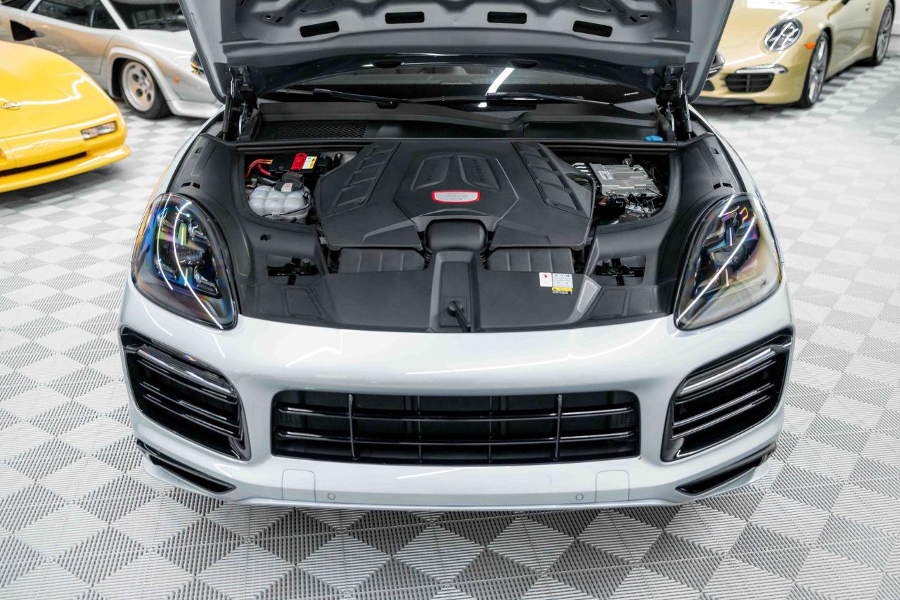 Used 2022 Porsche Cayenne GTS AWD/4WD image 92