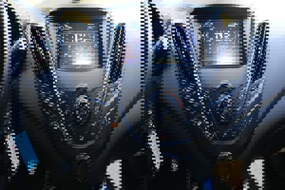 Used 2016 Hyundai Veloster Rally Edition image 25