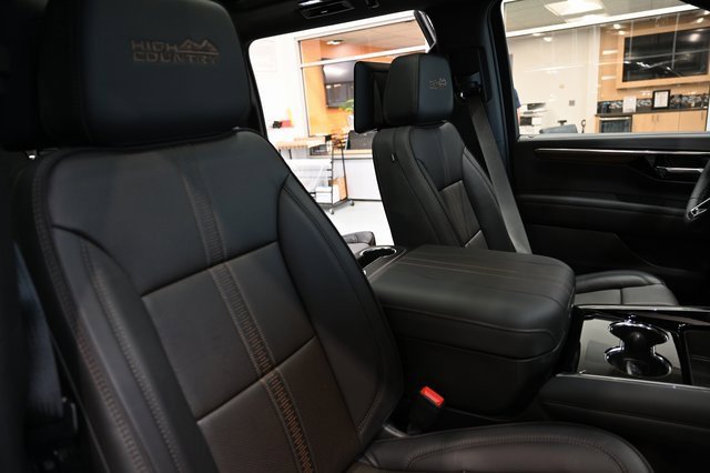 New 2026 Chevrolet Suburban High Country image 10