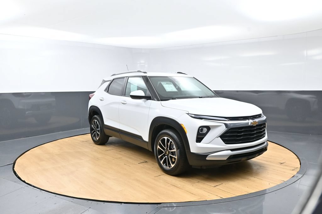 Used 2025 Chevrolet TrailBlazer LT AWD/4WD image 13