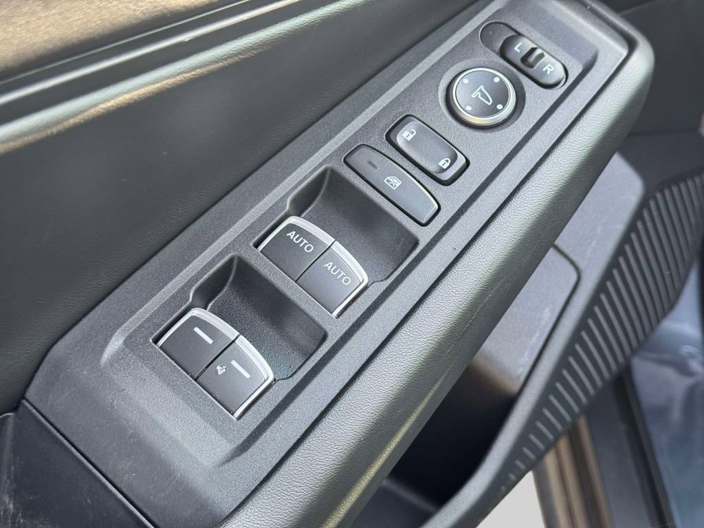Used 2025 Honda Accord SE image 16