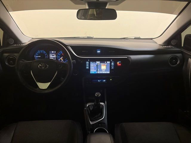 Used 2018 Toyota Corolla SE image 29