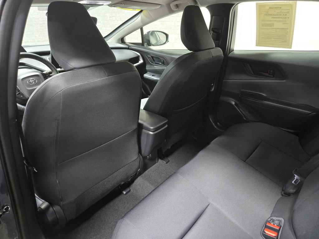 Used 2024 Toyota Prius LE AWD/4WD image 33