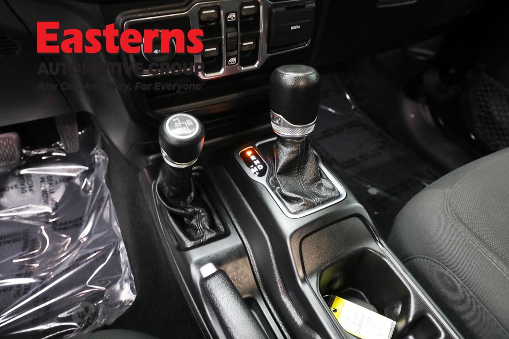 Used 2023 Jeep Wrangler Unlimited w/ Cold Weather Group AWD/4WD image 13